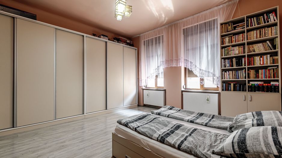 REZERVAT! Apartament 3 camere - Central - mobilat&utilat - COMISION 0 - Poză 2