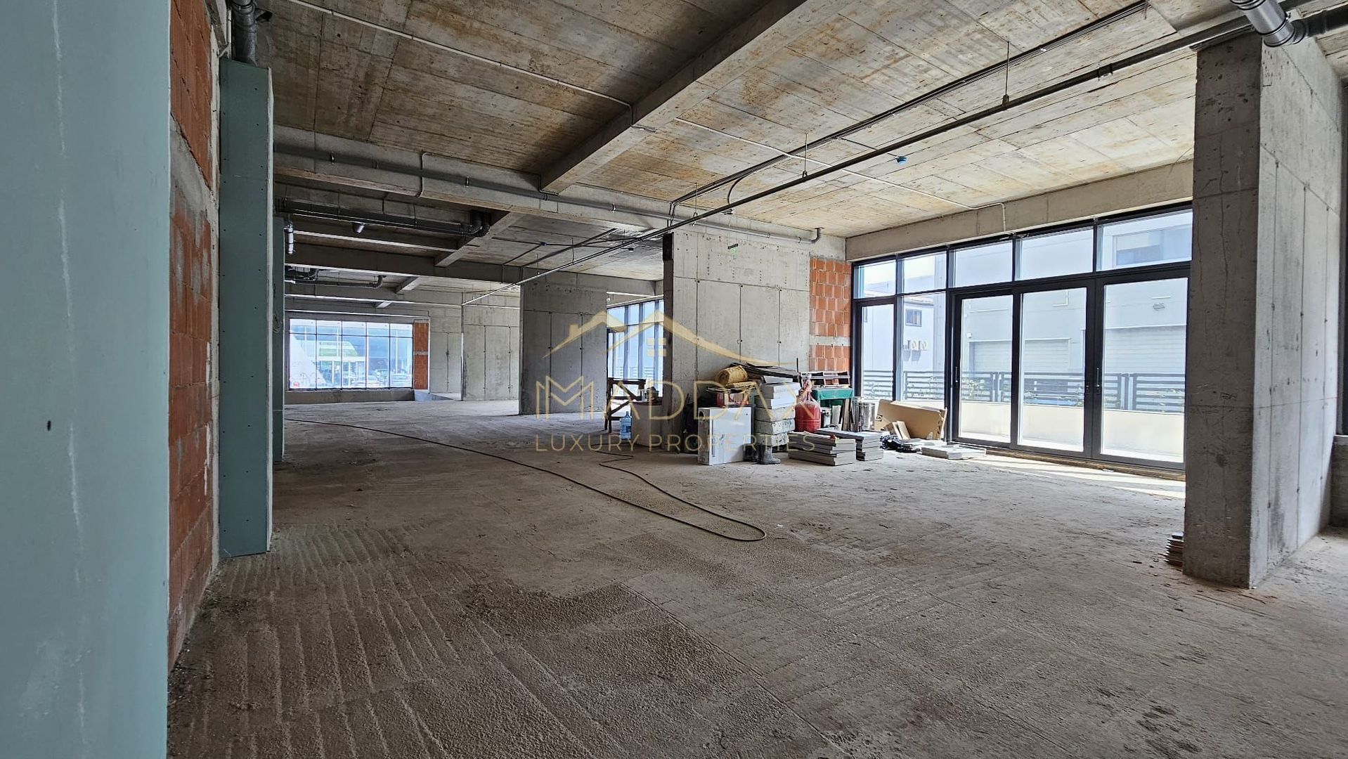 Spatiu comercial cu piscina acoperita***512mp utili//Pipera - Poză 3