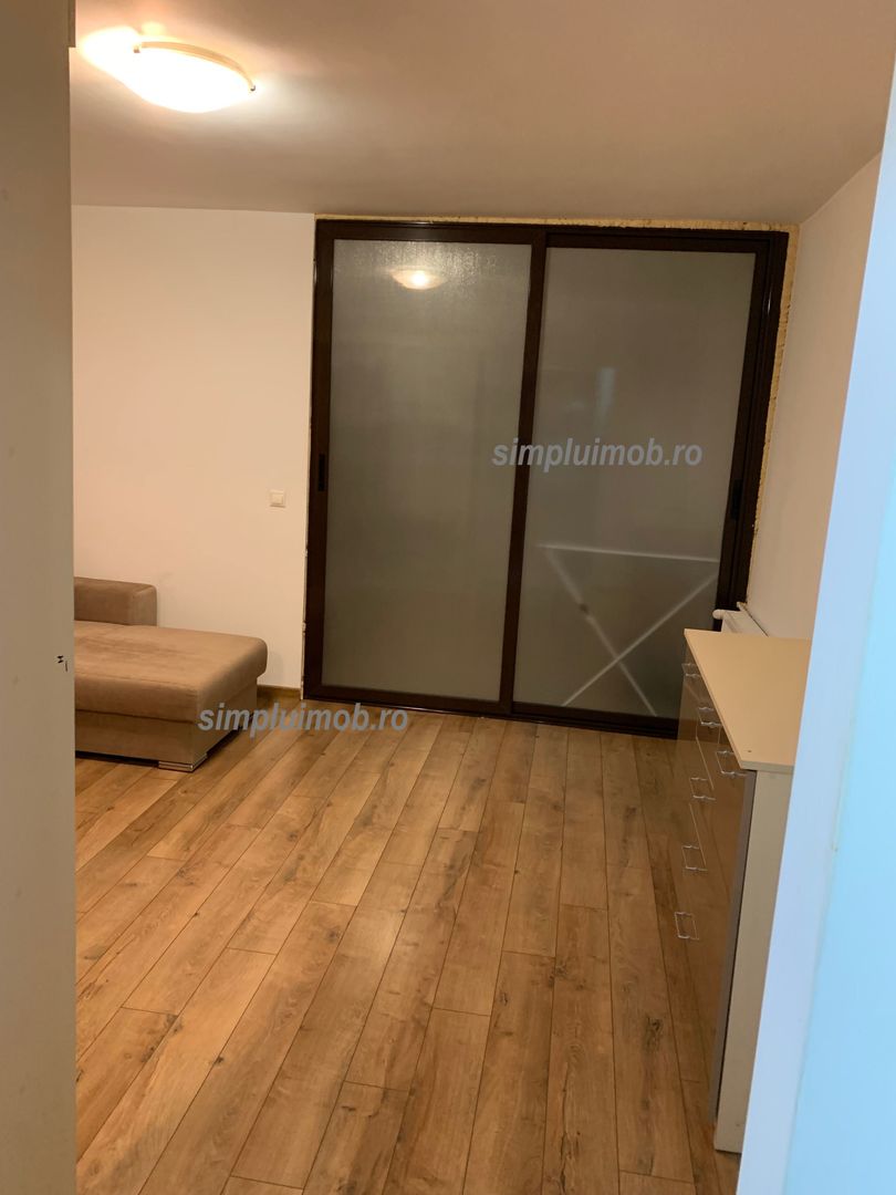 VANDUT! Garsoniera renovata etaj 1 bloc reabilitat - Poză 3