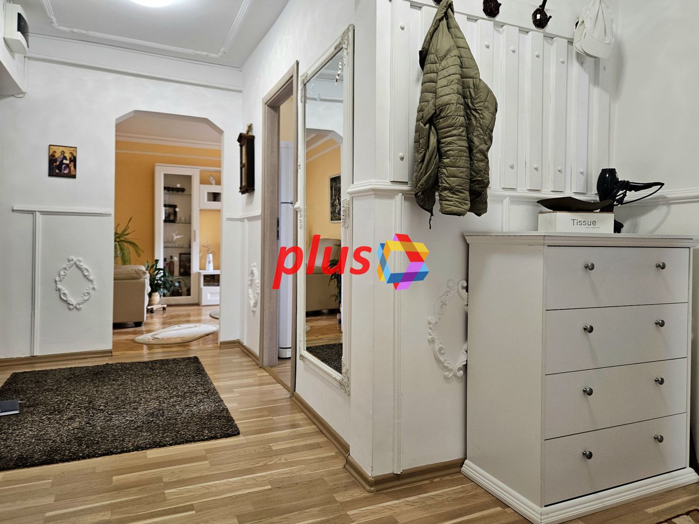 Apartament cu patru camere, zona Calea Bucuresti - Judetean 100 MP - Poză 8