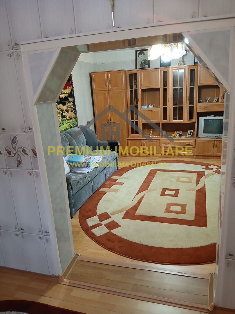 Casă 5 camere, 137 mp utili, 960 mp teren, 10 km de Onești - Poză 1