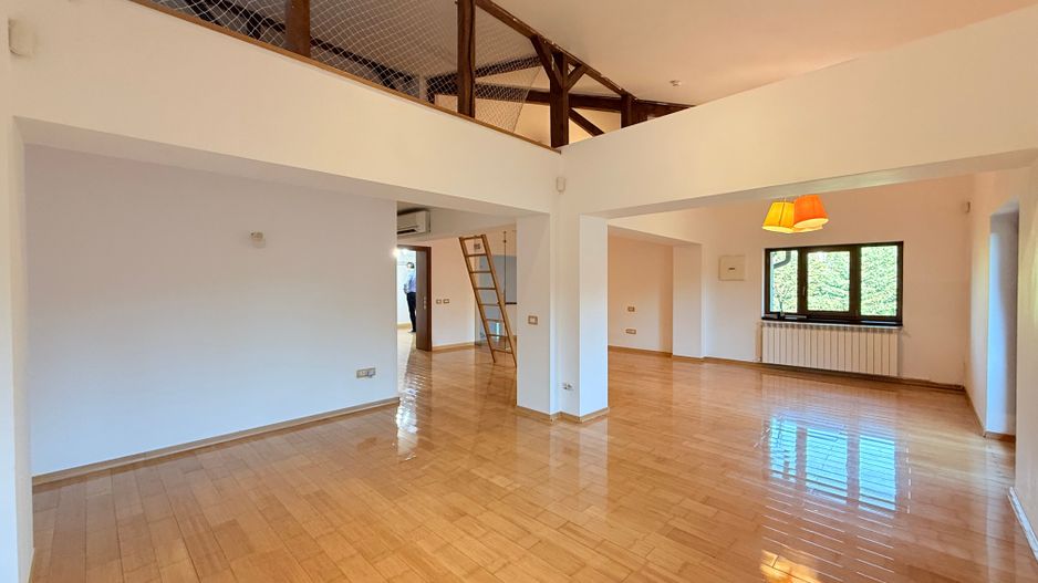 Vilă elegantă cu teren de aproximativ 1.000 mp - Poză 27