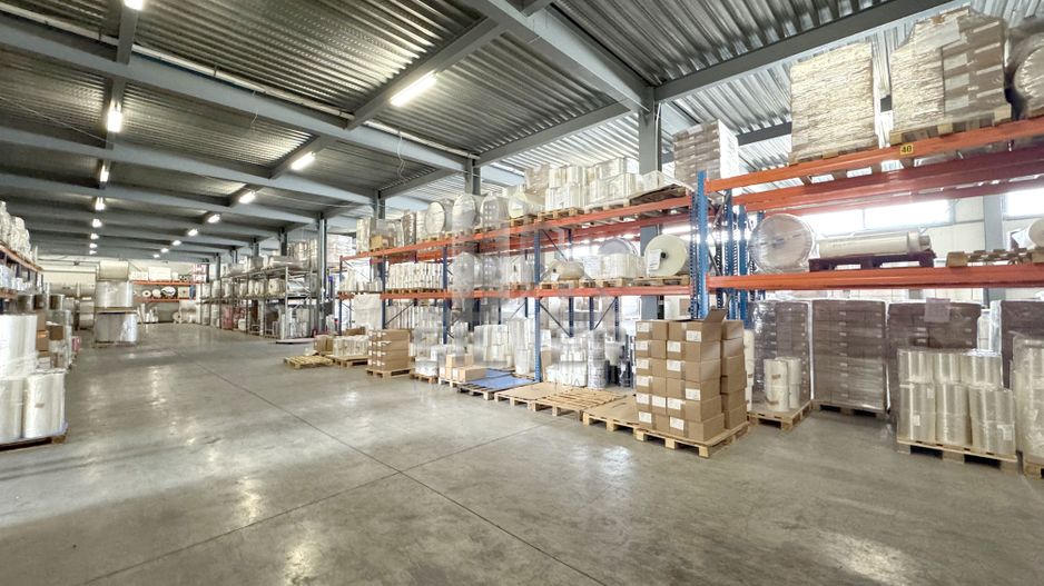 Spatiu industrial cu 4 hale/Teren 9300 mp/SU.7800 mp. - Poză 1