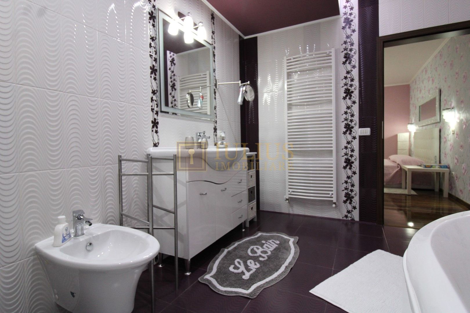 Sat Giroc, ideal pentru diverse afaceri sau pentru locuit. - Poză 21