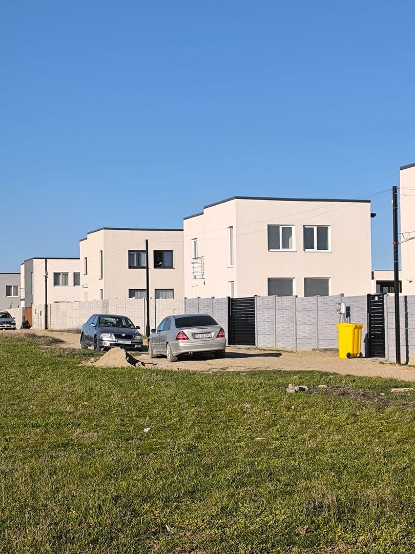 Casă modernă de vânzare – Albesti, la doar 6 minute de Craiova - Poză 6