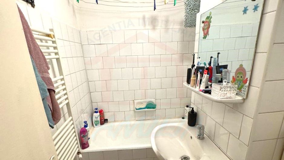 69.900 Euro Ap 2 camere cu 2 balcoane, decomandat, etaj 2, Micro18 - Poză 8