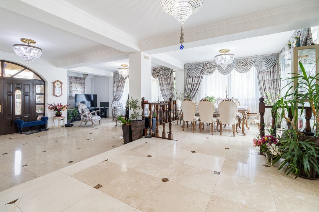 Vila impresionata 550mp util, 300mp teren - Poză 2