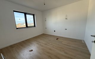 Duplex cu 3 camere despartit prin camera tehnica in Mosnita Noua - Poză 5