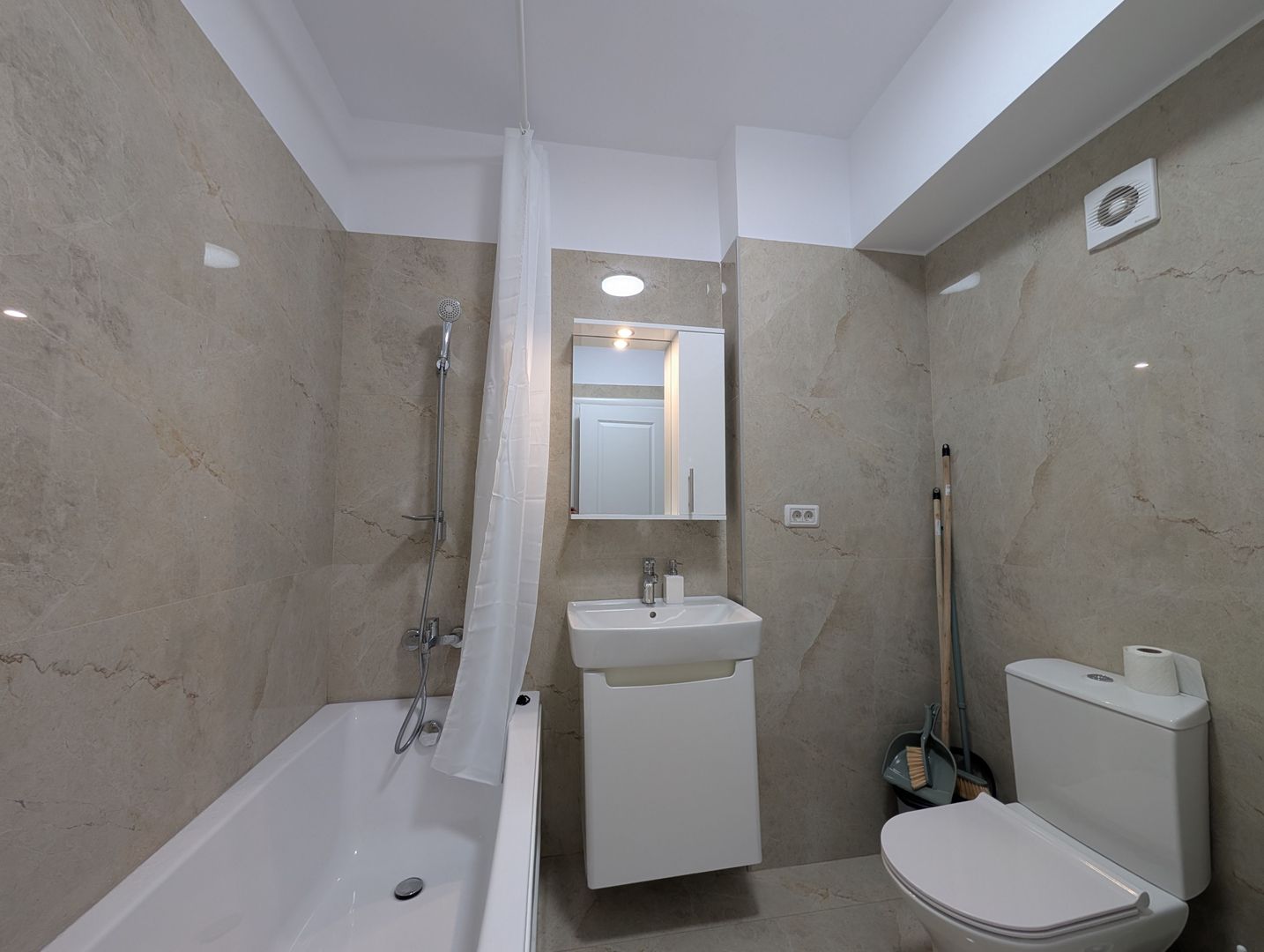 Apartament nou, 2 camere, mobilat/utilat premium + parcare subterană - Poză 20