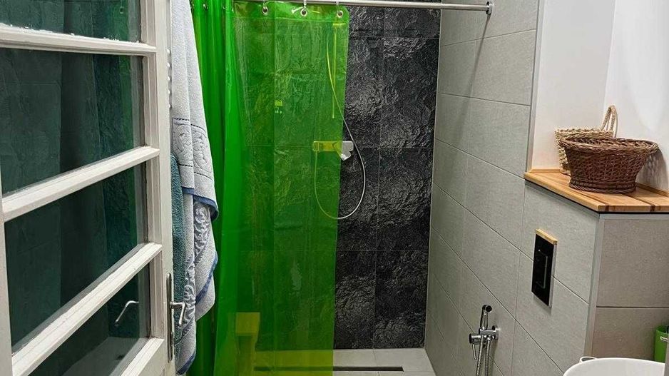 Vând apartament 2 camere, renovat - Cartierul Funcționarilor - Poză 4