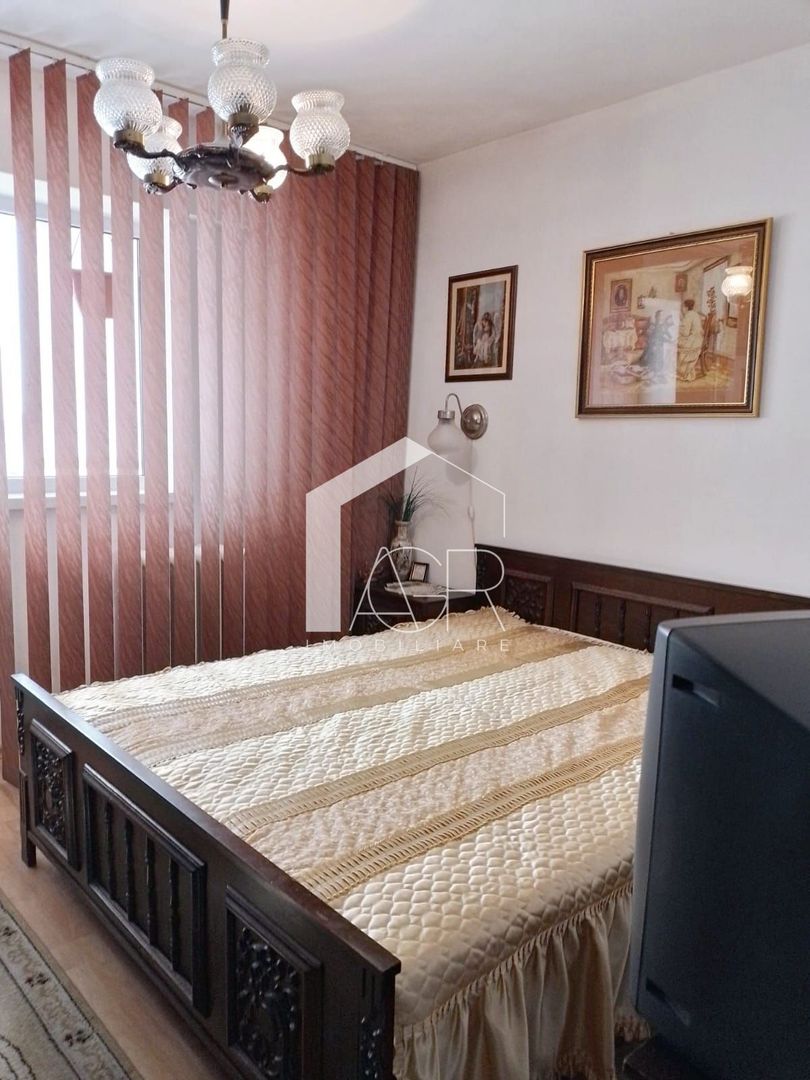 Apartament cu 3 camere, decomandat, zona Republicii - Poză 4