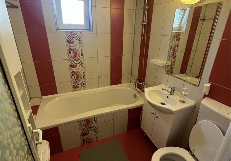 Închiriere Apartament cu 3 camere Titan, 2 bai, renovat, AC, 10 min metrou - Poză 4