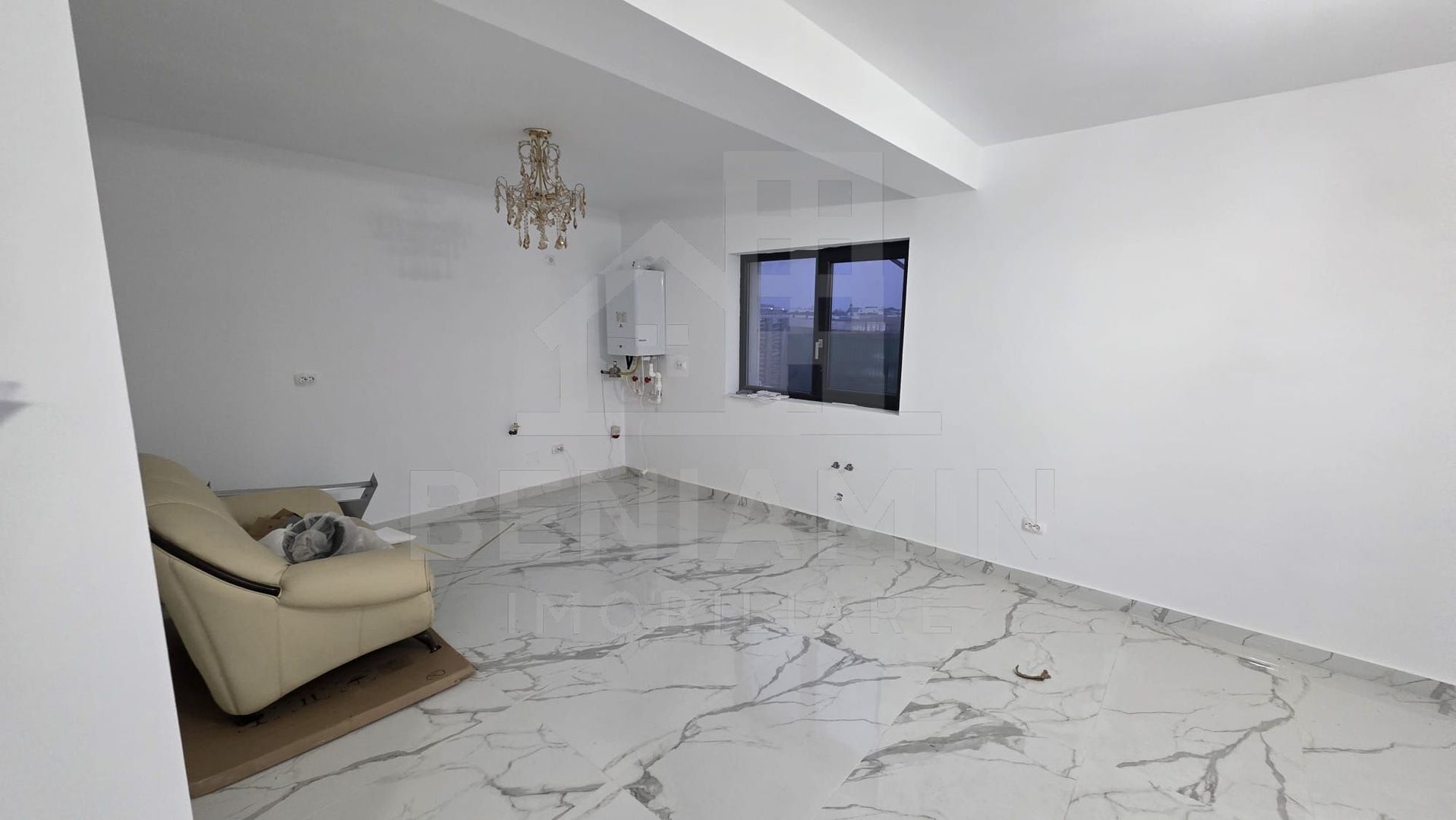 Casa noua 4 dormitoare 2 bai P+1 zona Selgros Teilor - Poză 2