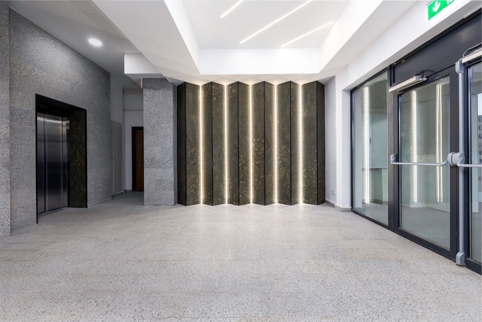 3 camere Parcul Carol 85 mp vedere panoramica - Poză 2