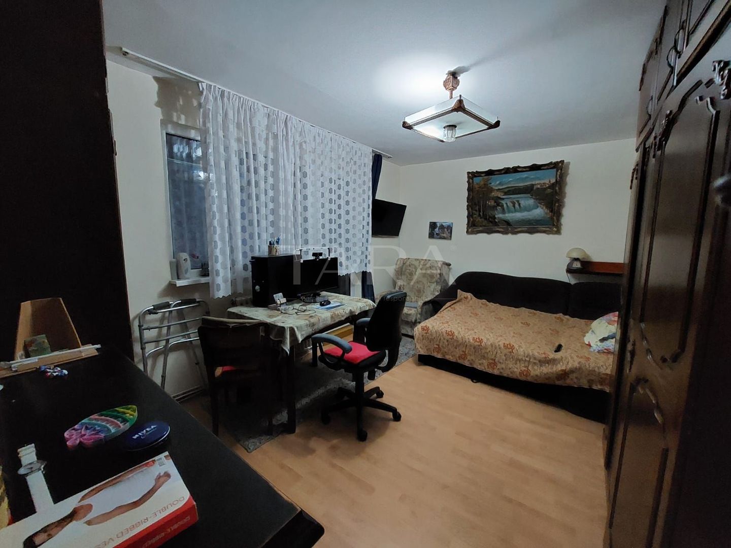 Apartament 3 camere decomandat, etaj intermediar, zona Minerva - Poză 4