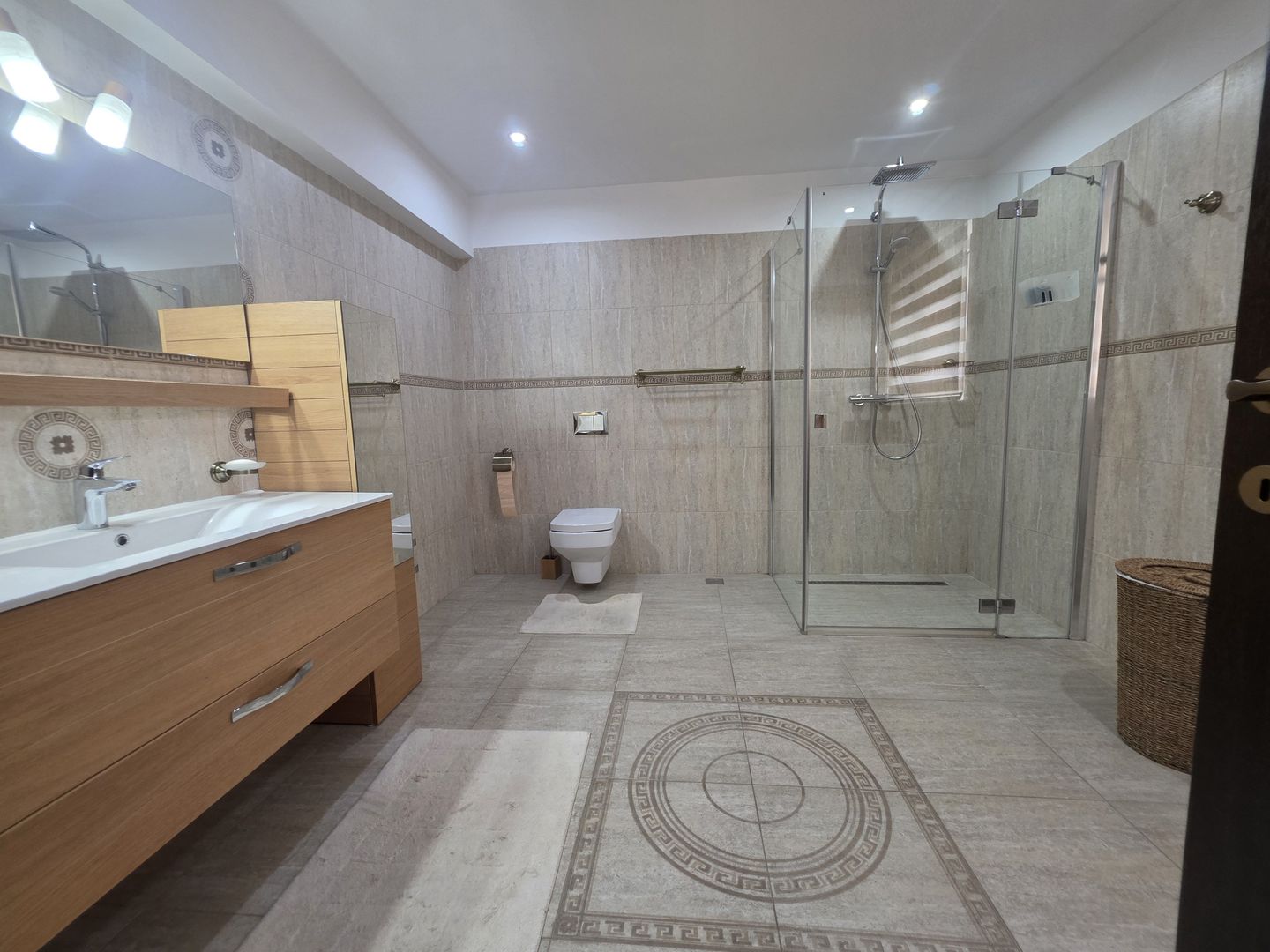 Vilă excepțională cu lift, piscina și teren de 1000 mp | VOLUNTARI - Poză 16