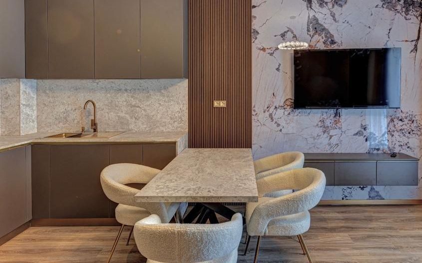 Apartament de vanzare 2 camere, balcon, etaj intermediar, Eroilor - Poză 1