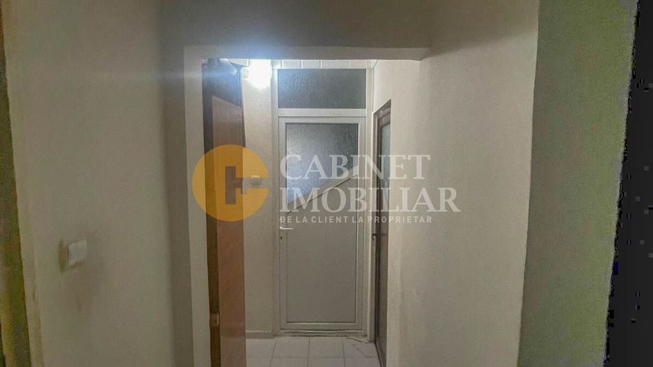 Apartament 4 camere decomandat - Poză 6