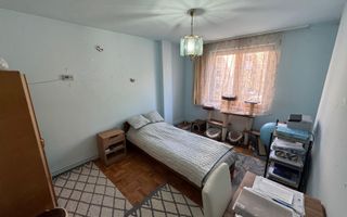 Apartament cu 3 camere, 73.1mp, decomandat, zona Centrala - Poză 4