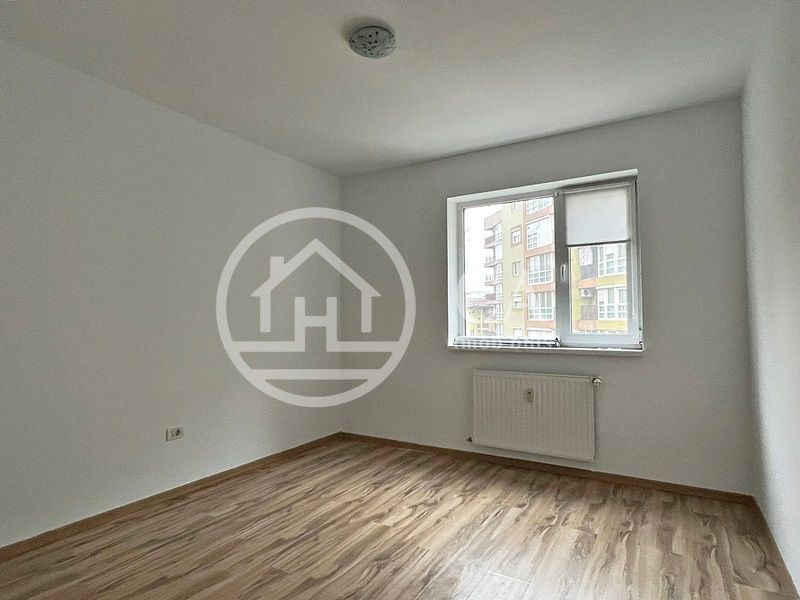 Apartament de vânzare cu 3 camere în zona Nufărul, Oradea - Poză 1