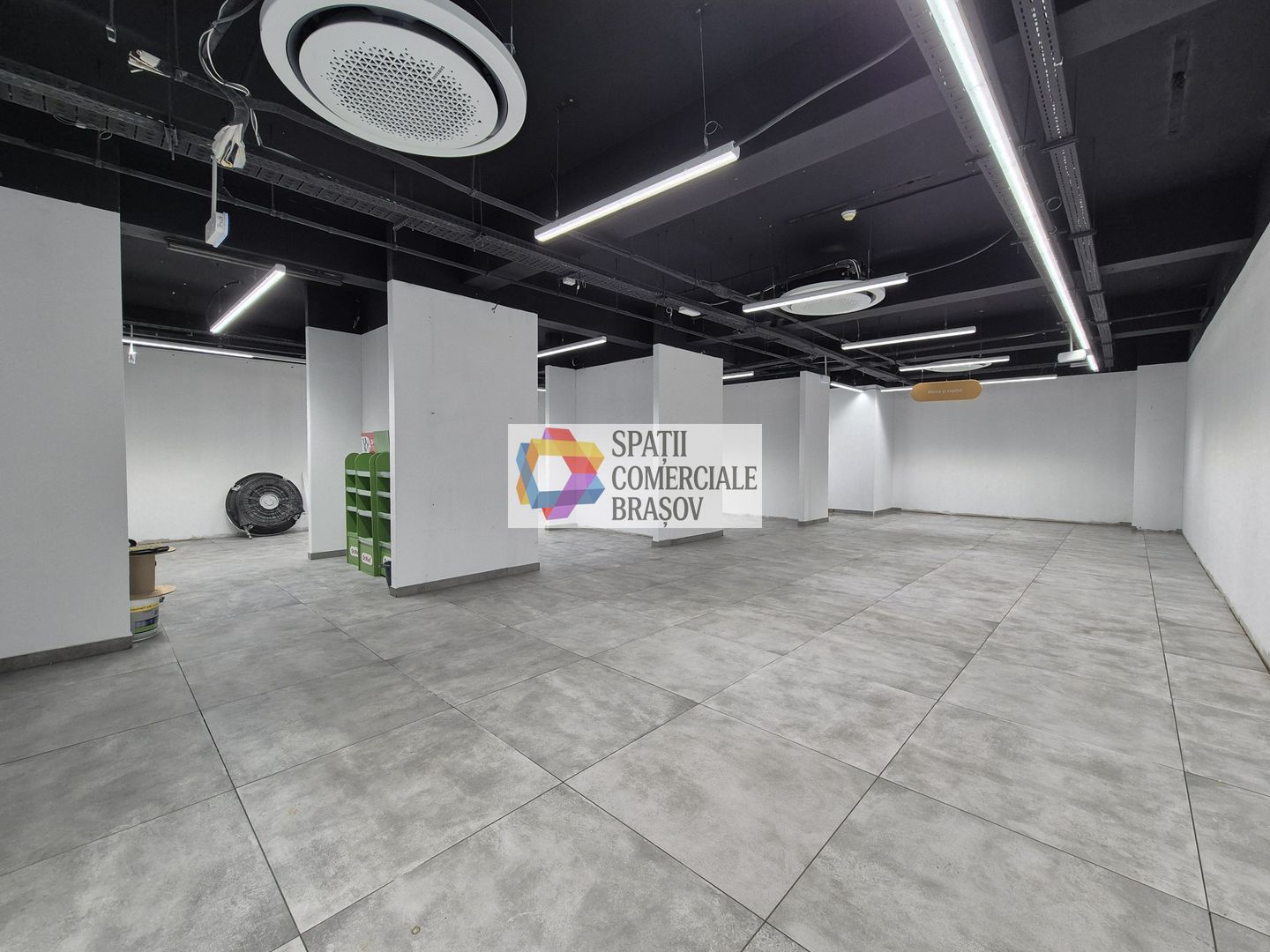 Spatiu comercial de inchiriat Brasov cu vad - 202 mp - Poză 1