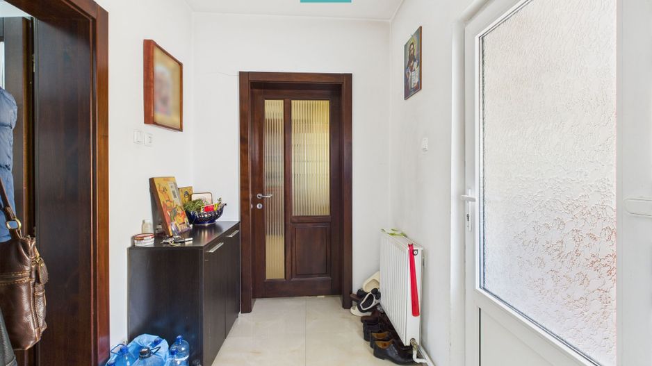 Casă cu 2 corpuri independente în Aradul Nou - Poză 11