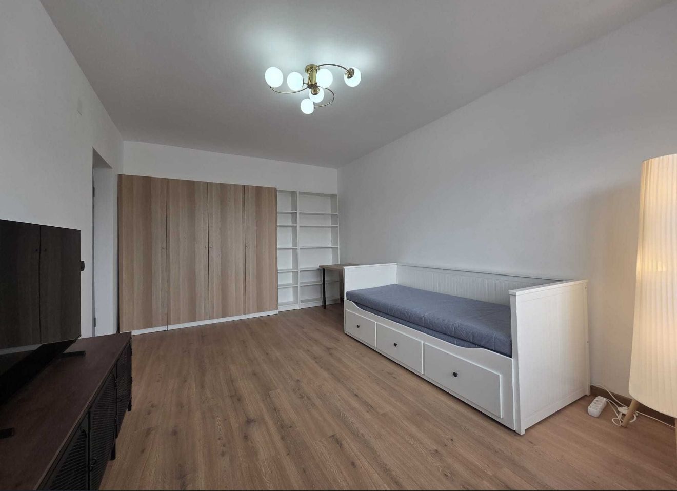 GARSONIERA CALEA MOSILOR, PRIMA INCHIRIERE, BOILER, MASINA SPALAT VASE - Poză 1