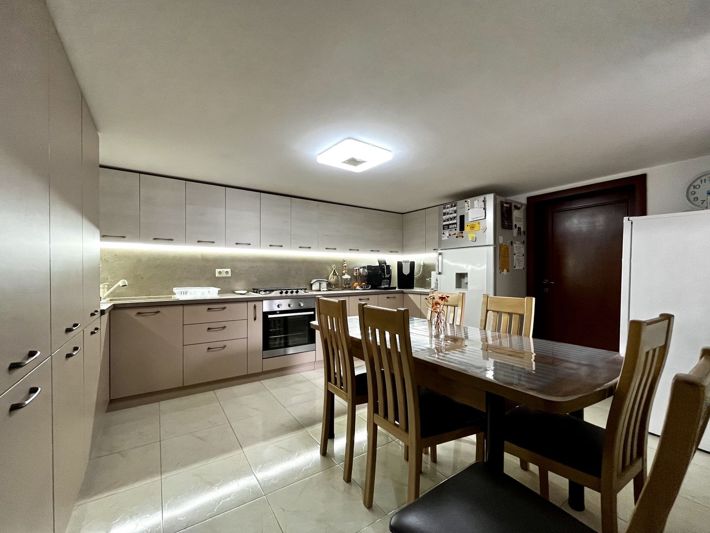 Casa spațioasă și primitoare cu garaj dublu, în Braytim – Soarelui - Poză 28