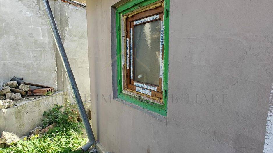 Casa si teren de vanzare Comanesti - Poză 5