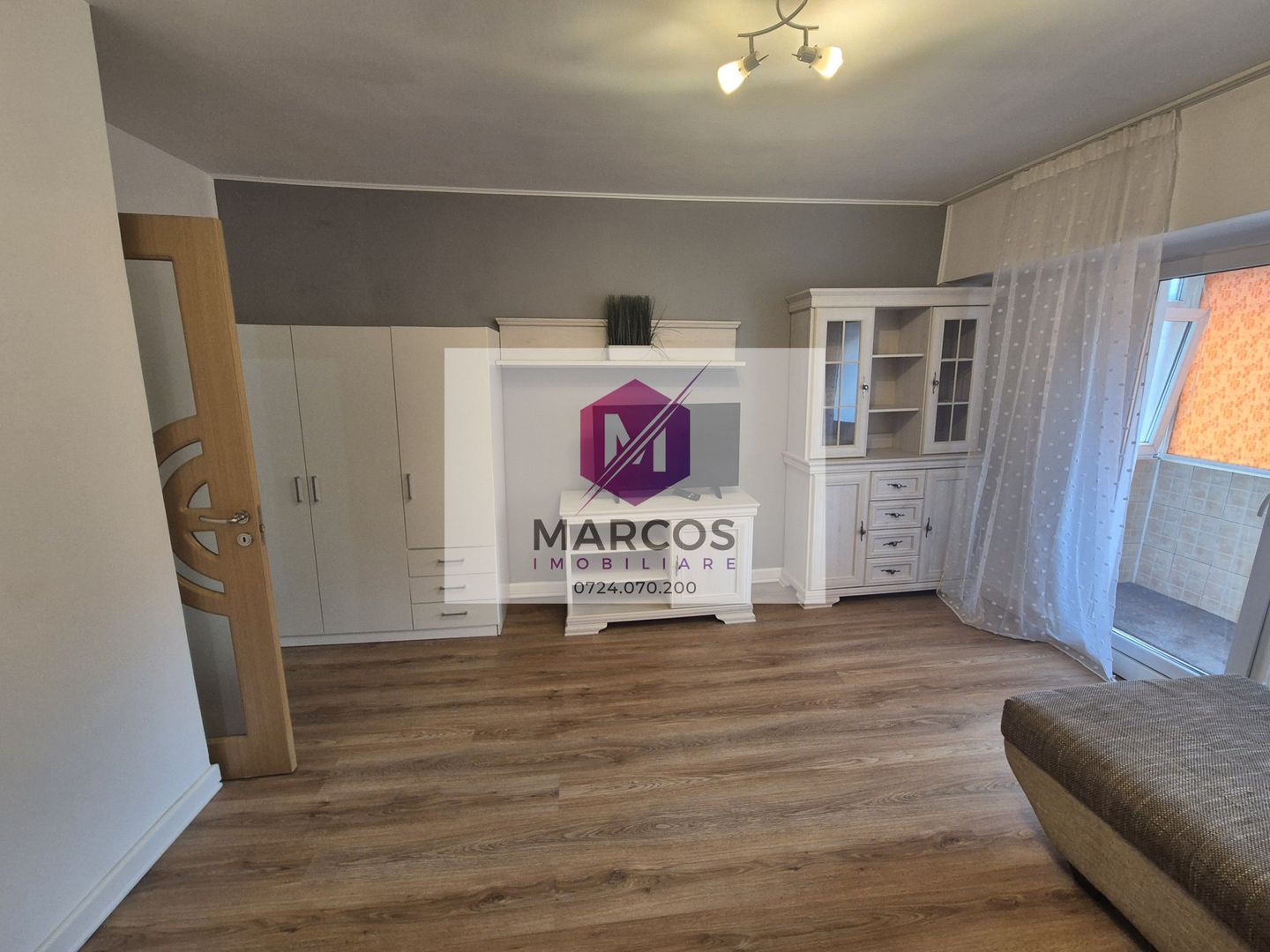 Inchiriez apartament 2 camere zona centrala - Poză 2