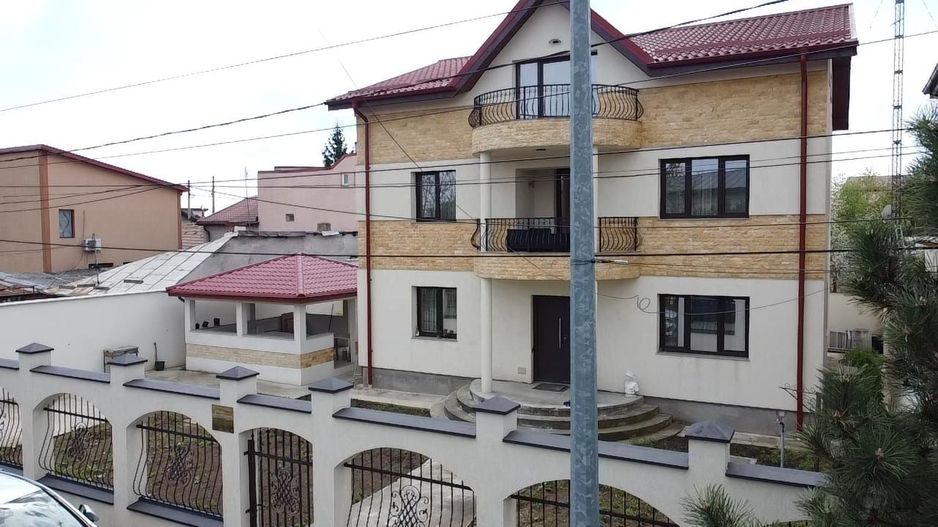 Casă P+1+M spațioasă cu 9 camere de vânzare Voluntari, 425 mp teren - Poză 2