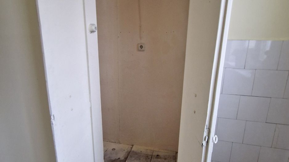 BRASADAS vinde ap 3 cam etaj 1/4 60mp in zona Ultracentrala. - Poză 7