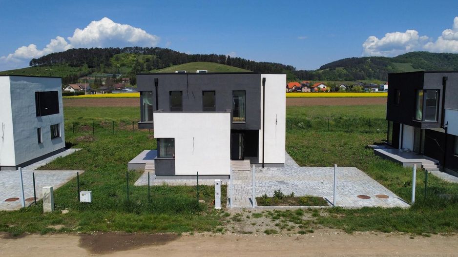 Casă/Vilă cu 5 camere de vânzare - Sânpetru - Poză 4