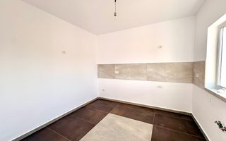 Duplex cu 4 camere, despărțit prin camera tehnica | Mosnita Noua - Poză 7
