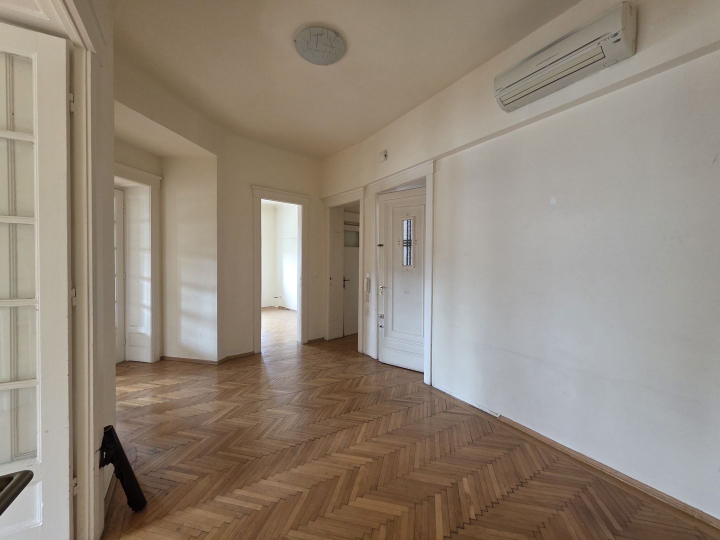 Apartament 4 camere de inchirat Armenasca Romana - Poză 30