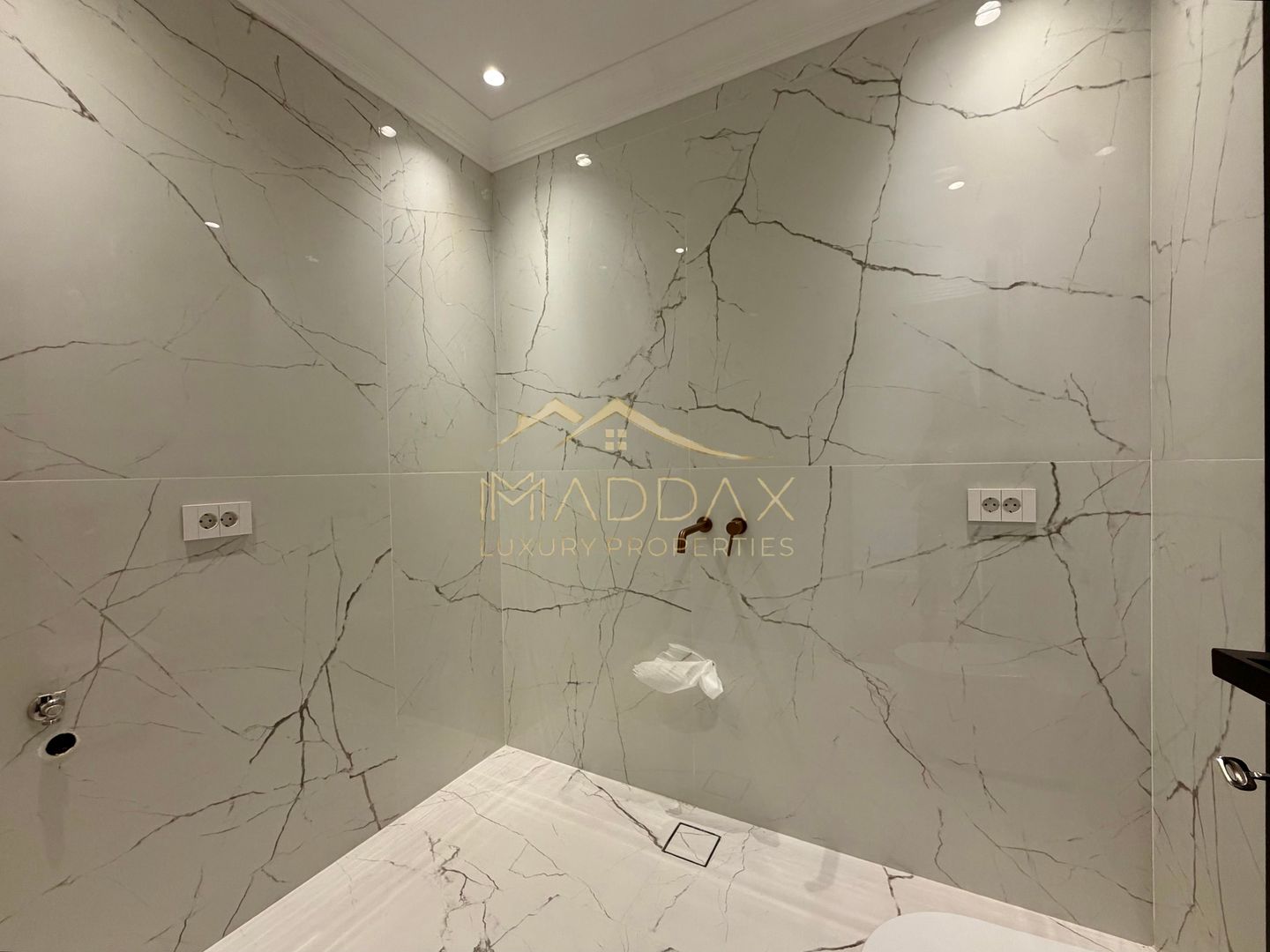Penthouse cu 4 camere // terasă 70 mp / 200 mp / 3 parking / Straulesti - Poză 37