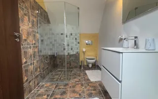 Pensiune deosebită în Bran || priveliște panoramică, facilitati premium - Poză 13