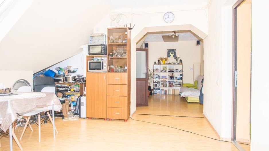 15 Noiembrie, apartament la mansardă - Poză 11