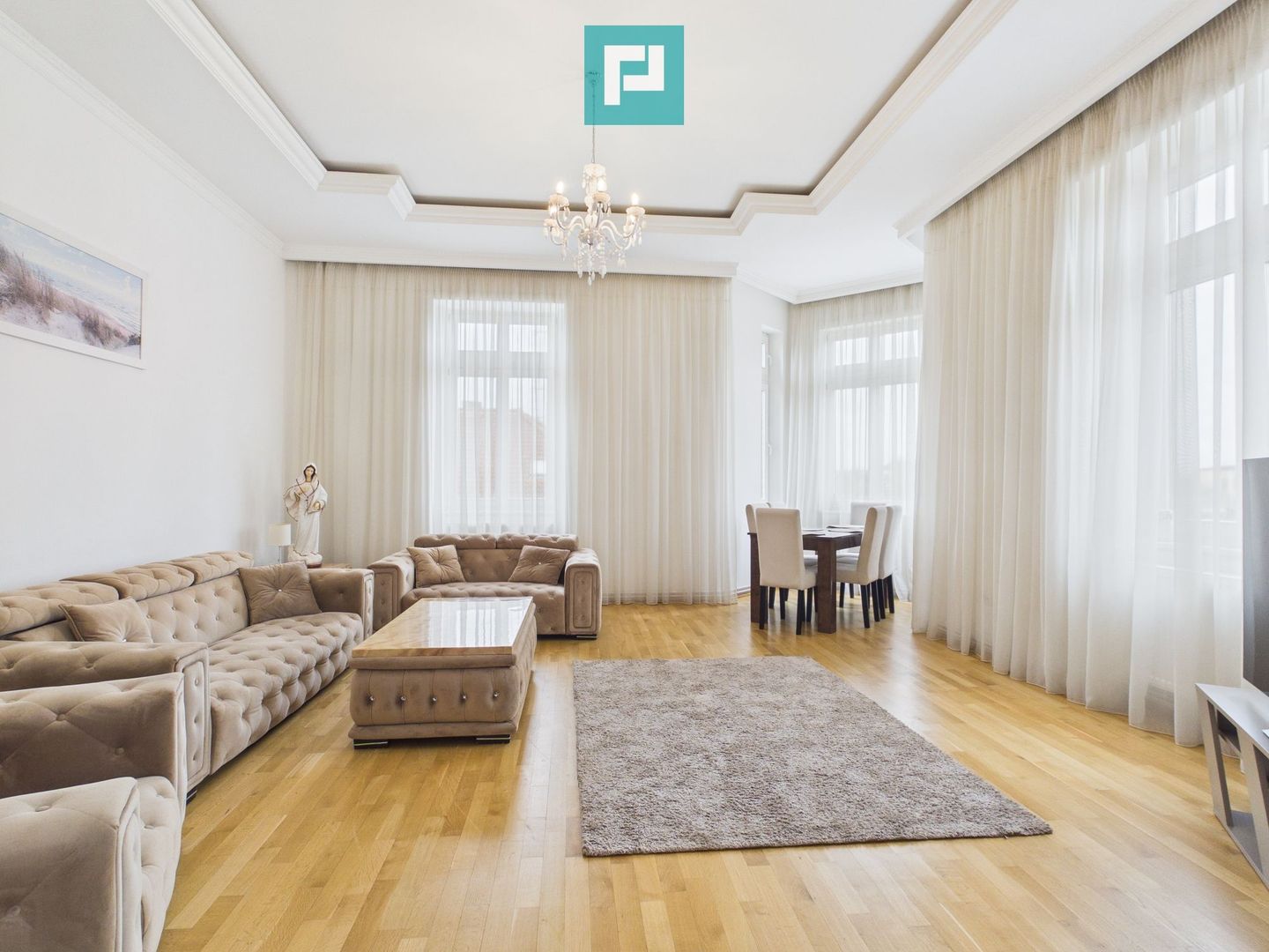 Apartament deosebit în clădire istorică central - Poză 1