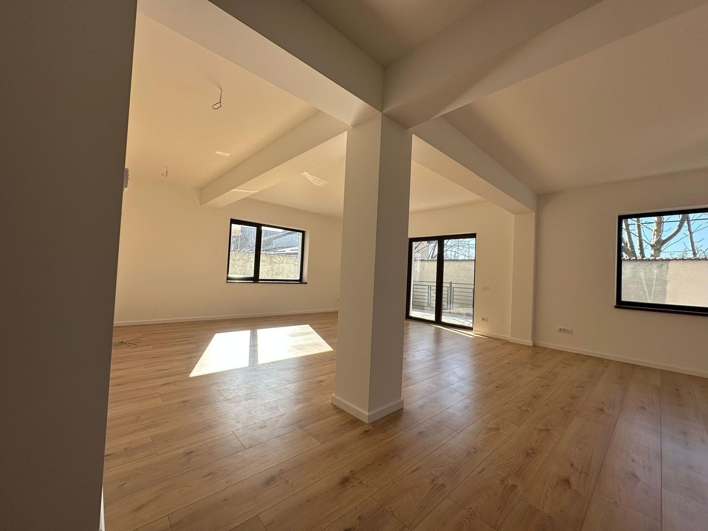 Casa moderna cu mansarda |de inchiriat | Voluntari - Poză 3