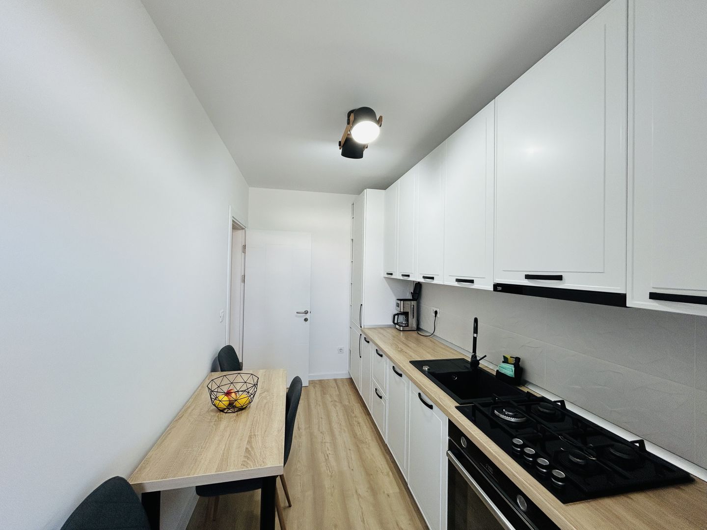 Apartament de vanzare, bloc nou, cu lift, bucatarie separata, dressing - Poză 8