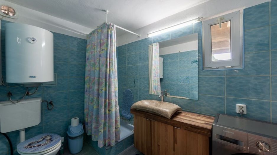Casa vintage in Com. Uliești, Dambovița  cu  livadă generoasă și anexă - Poză 9