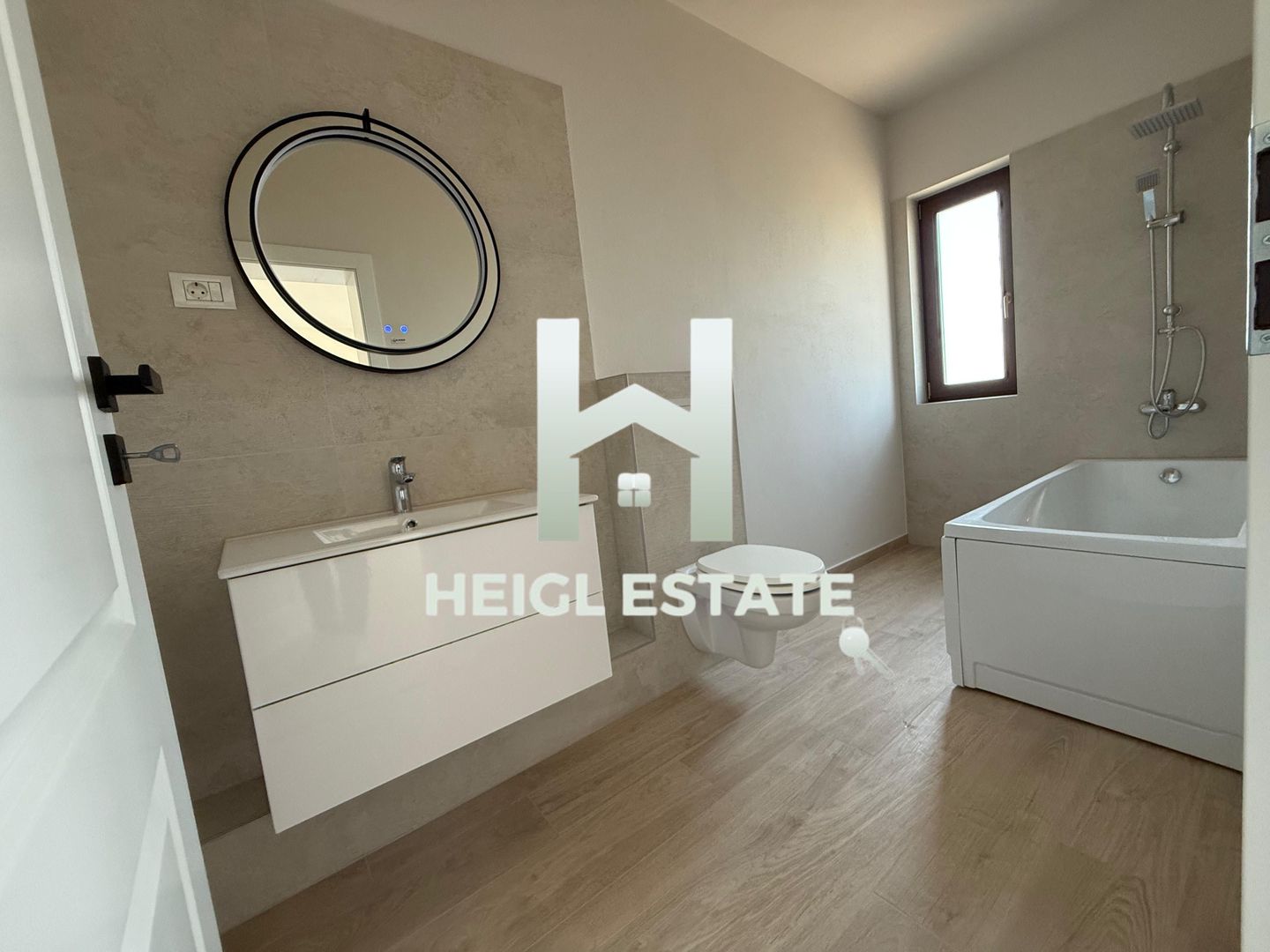 Duplex cu 5 camere gata de mutat - Poză 10