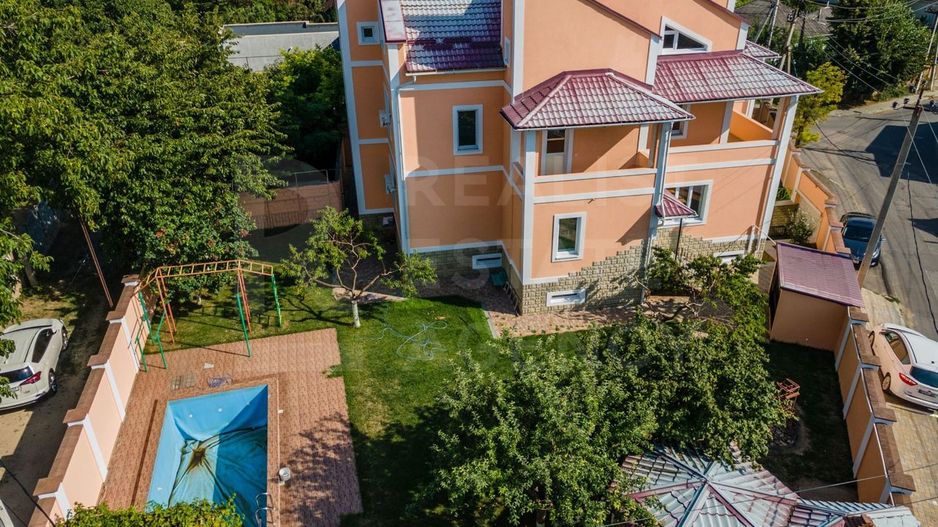 Vânzare, casă, 3 nivele + 8 ari, str. Alexandru Marinescu, Buiucani - Poză 2