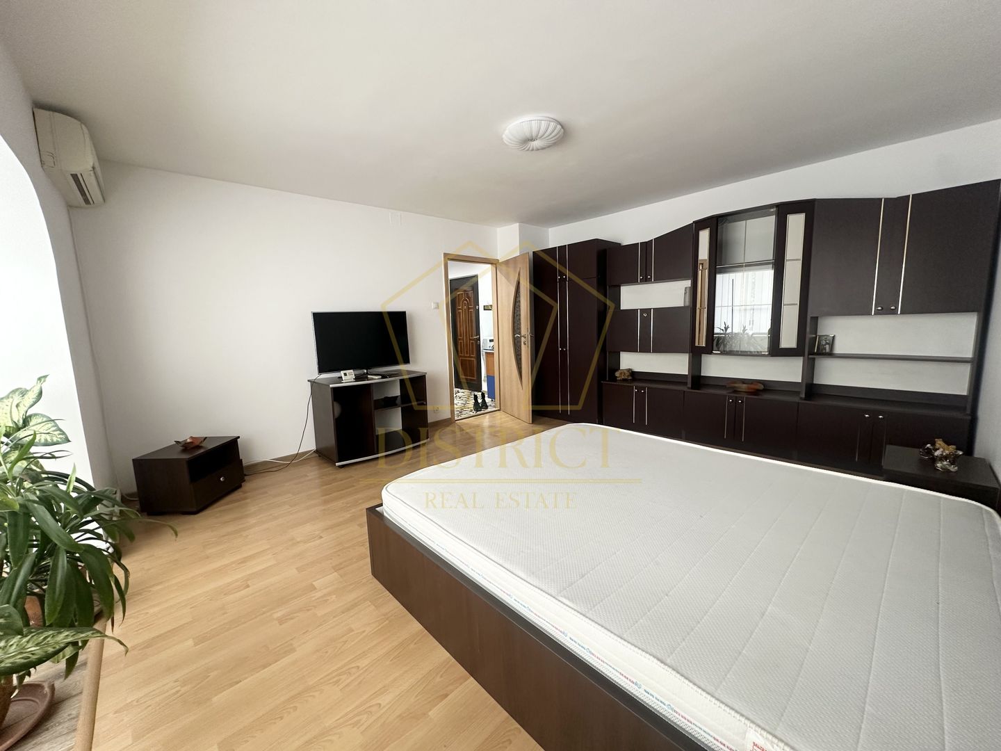 Apartament spatios cu 2 camere | Fabric - Poză 1