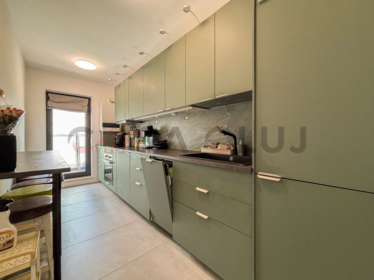 Apartament La Cheie in Seasons - Parcare Subterana - Poză 4