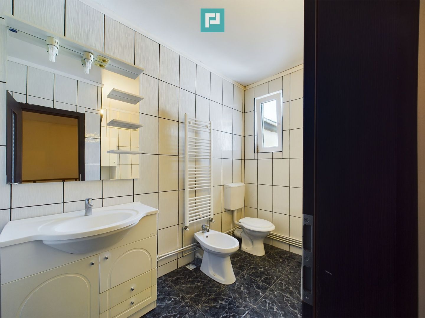 Casă  în zona Crișan - Poză 36