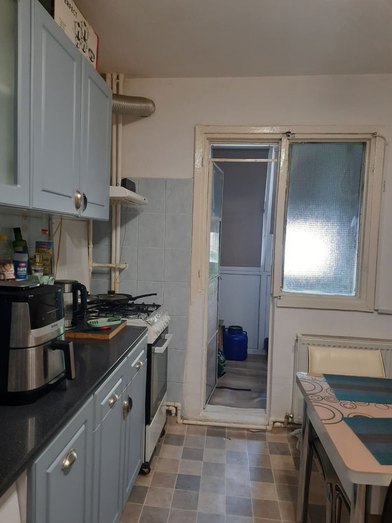 Apartament 4 camere-Aparatorii Patriei-Centrala proprie - Poză 2