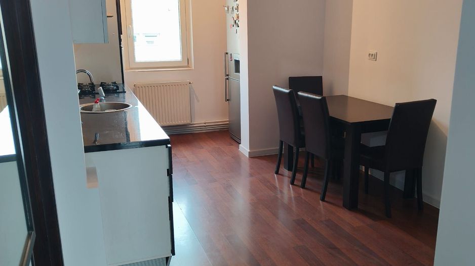 Apartament 3 camere Tractorul - Poză 6