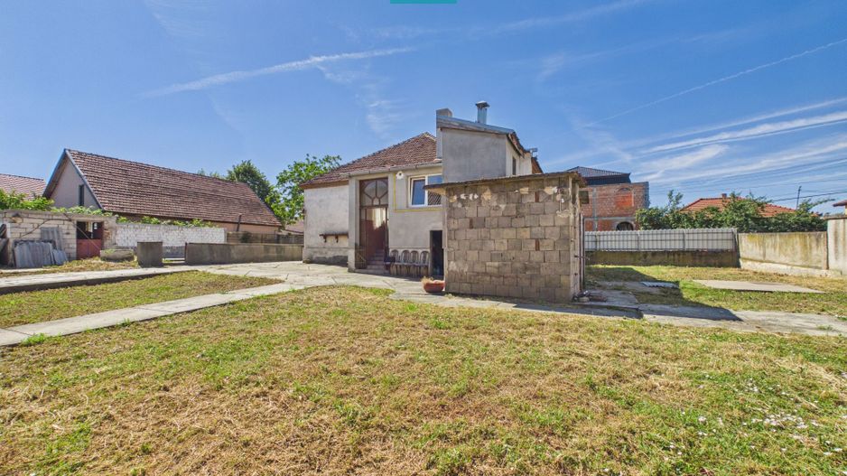Casă cu 4 camere în Bujac - Poză 14
